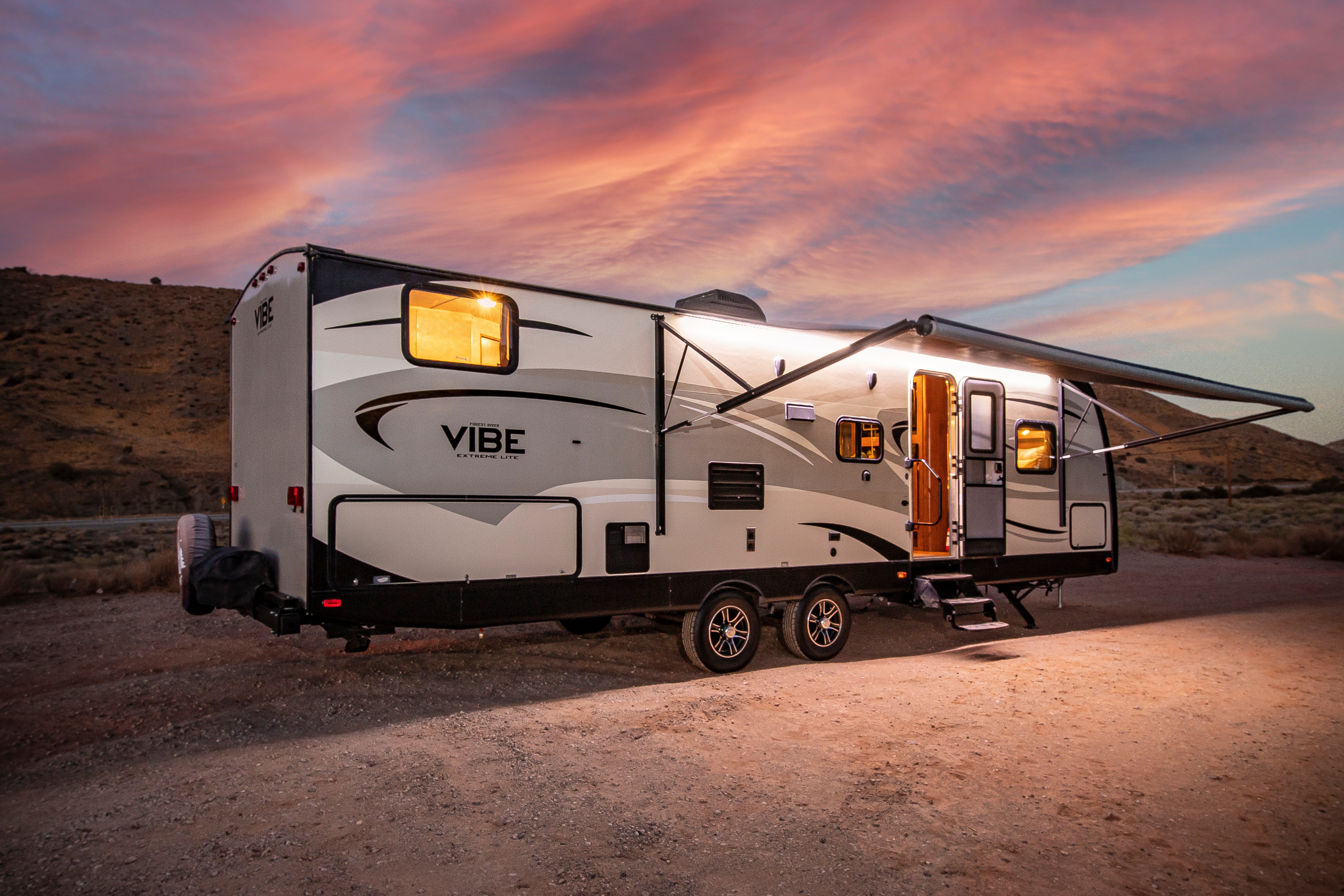 Rv Rentals Way of Life's Forest River Vibe 284BHS Travel Trailer LV1