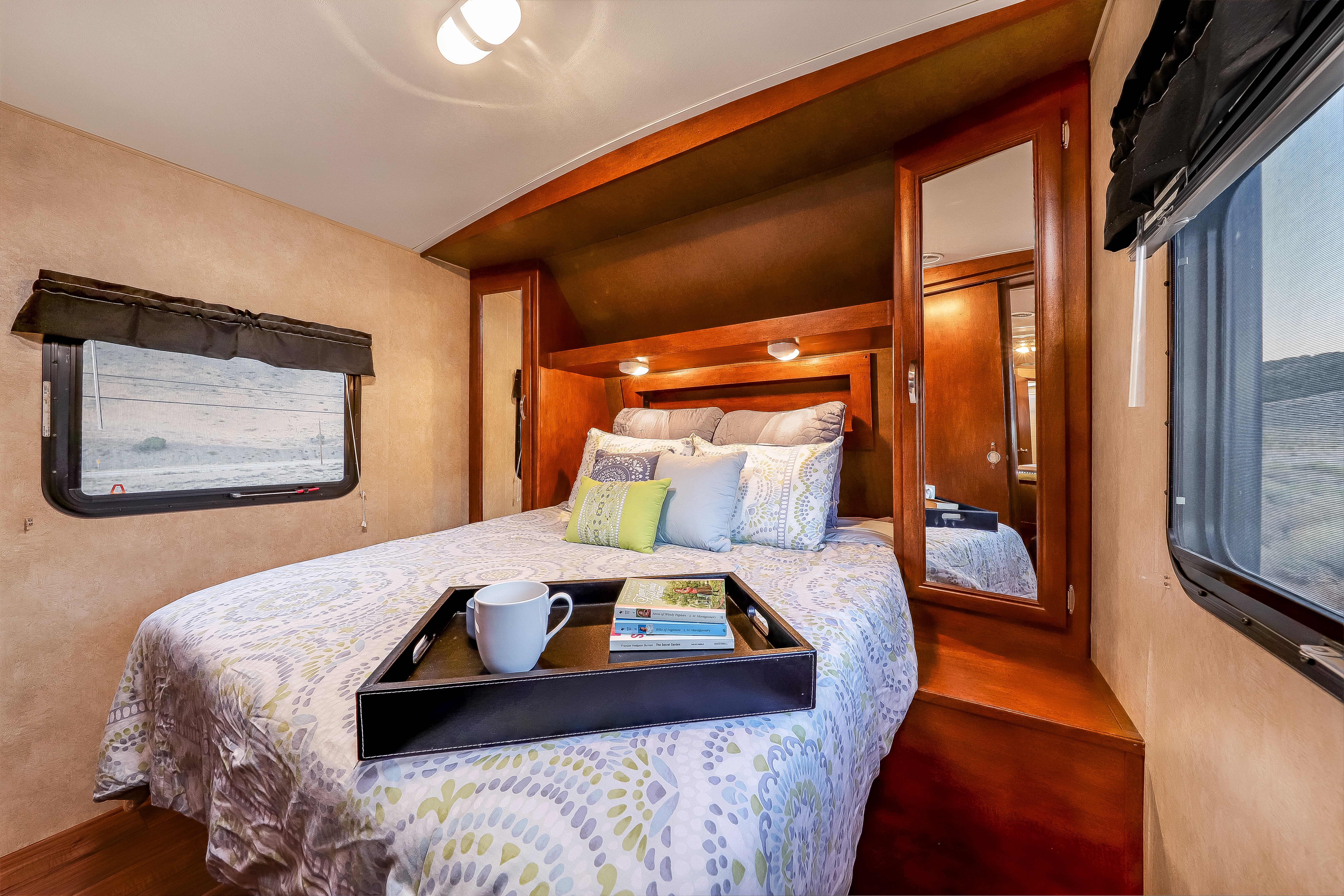Rv Rentals Way of Life's Forest River Vibe 284BHS Travel Trailer LV1