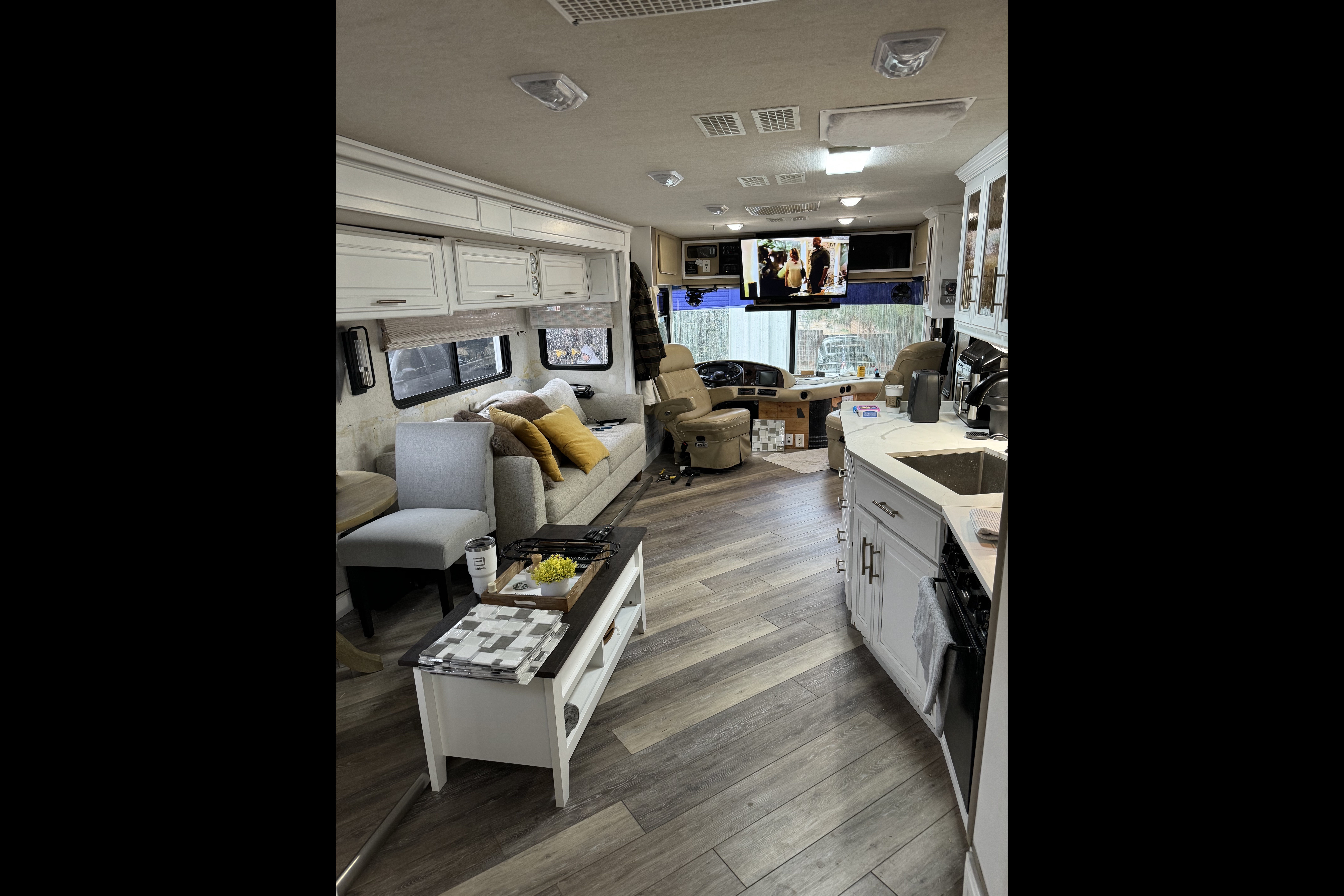 Gib's Newly Renovated Fleetwood Discovery Class A