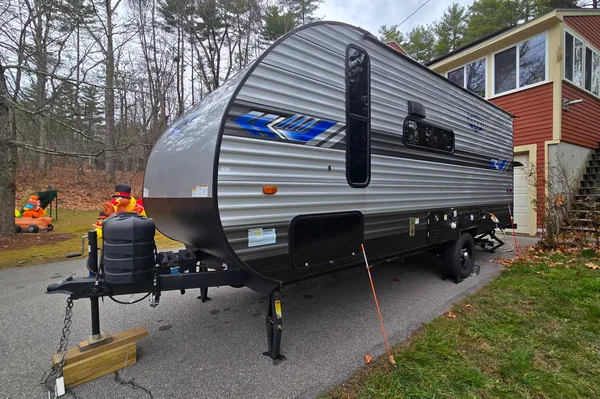 AR's Salem 179DBK Off-grid Travel Trailer
