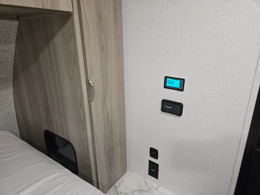 AR's Salem 179DBK Off-grid Travel Trailer
