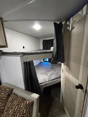 AR's Salem 179DBK Off-grid Travel Trailer