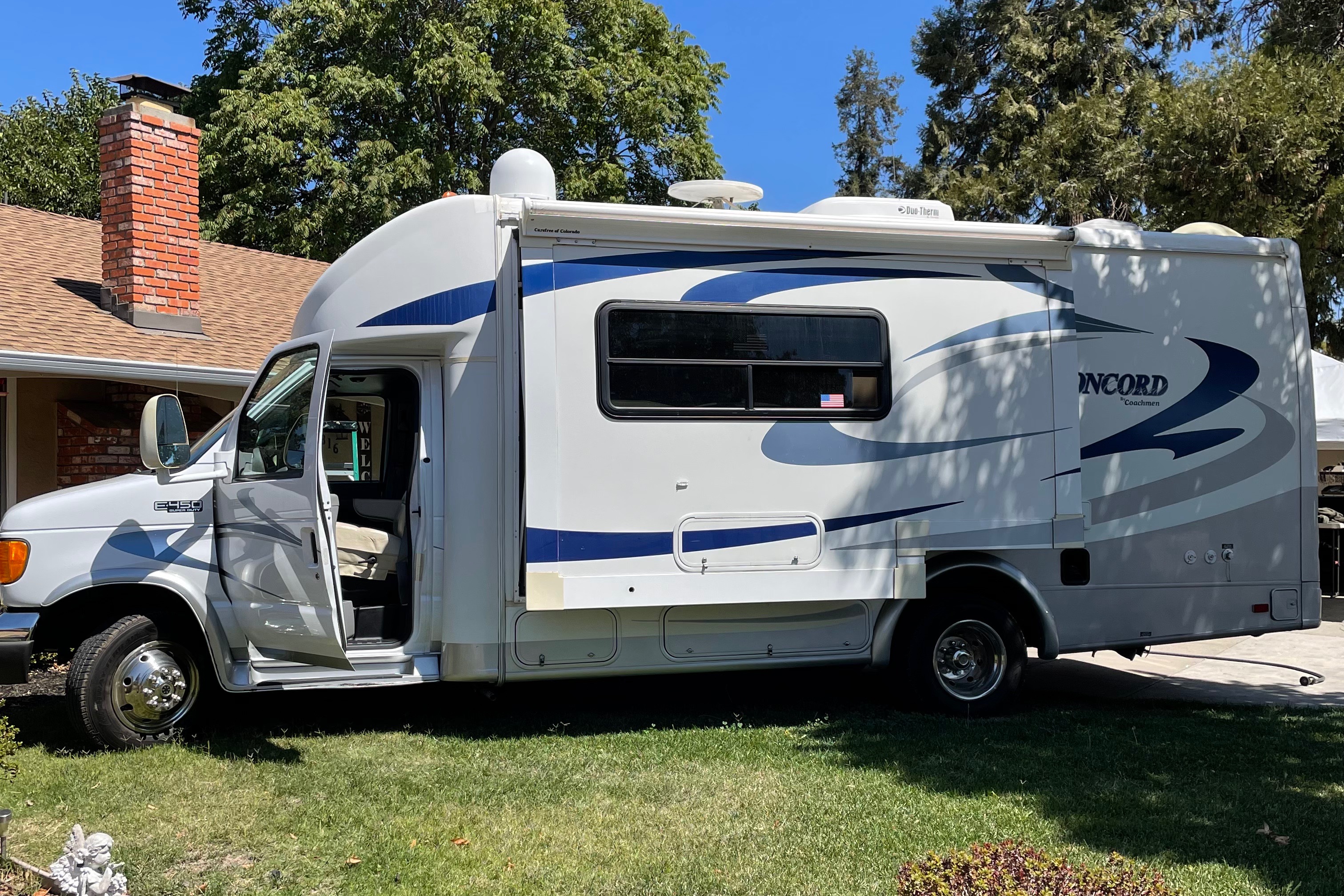 Cali Coachmen Concord Class B