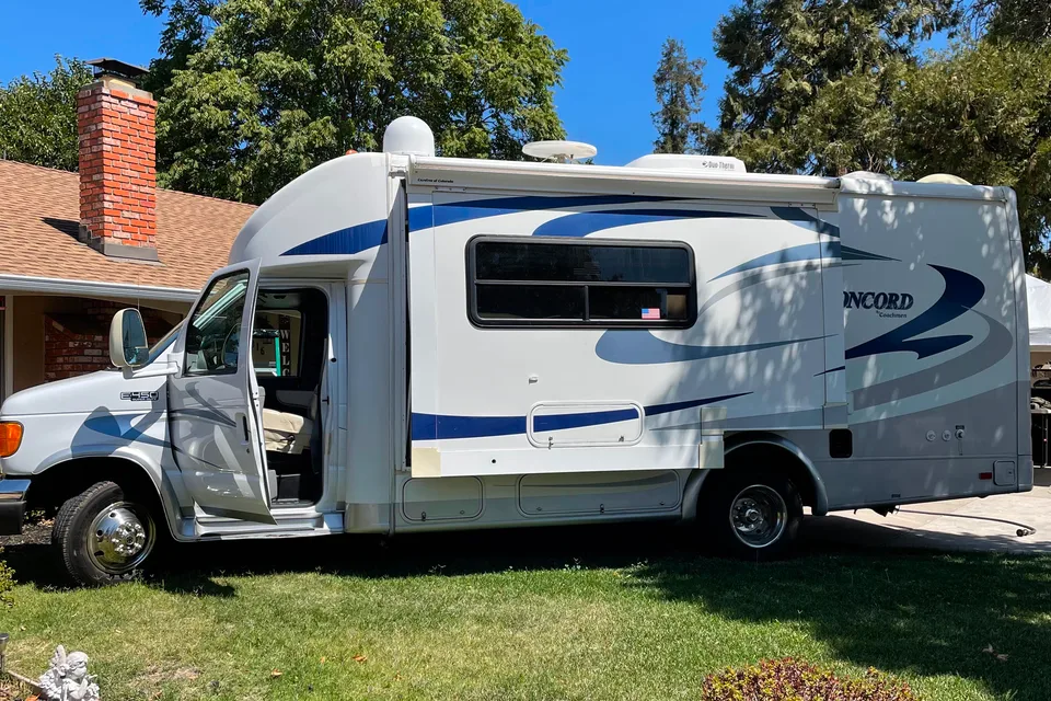 Cali Coachmen Concord Class B