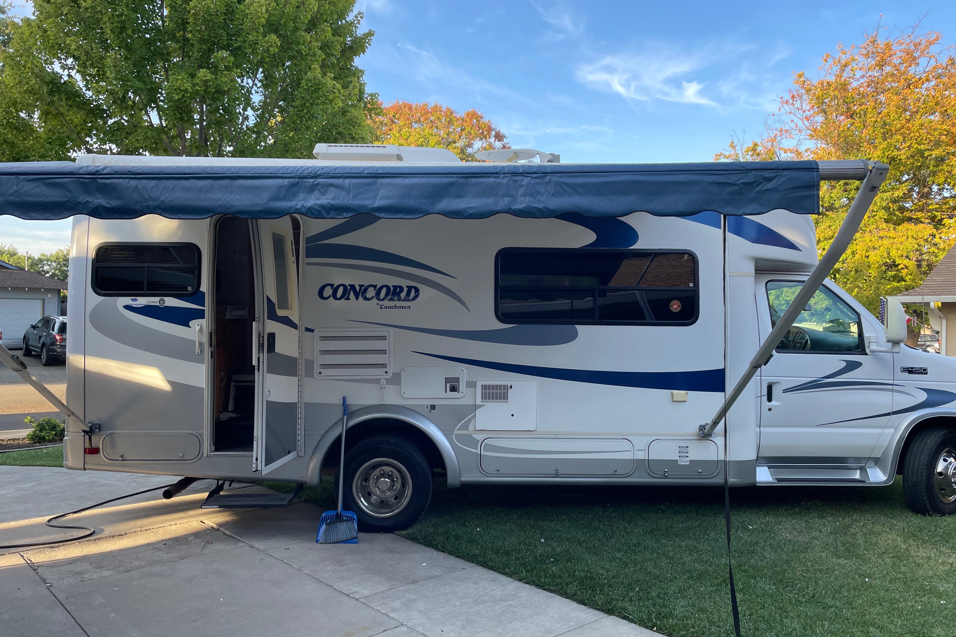 Cali Coachmen Concord Class B