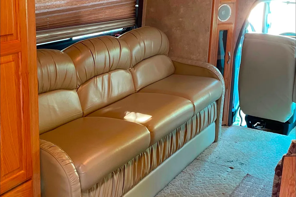 Cali Coachmen Concord Class B