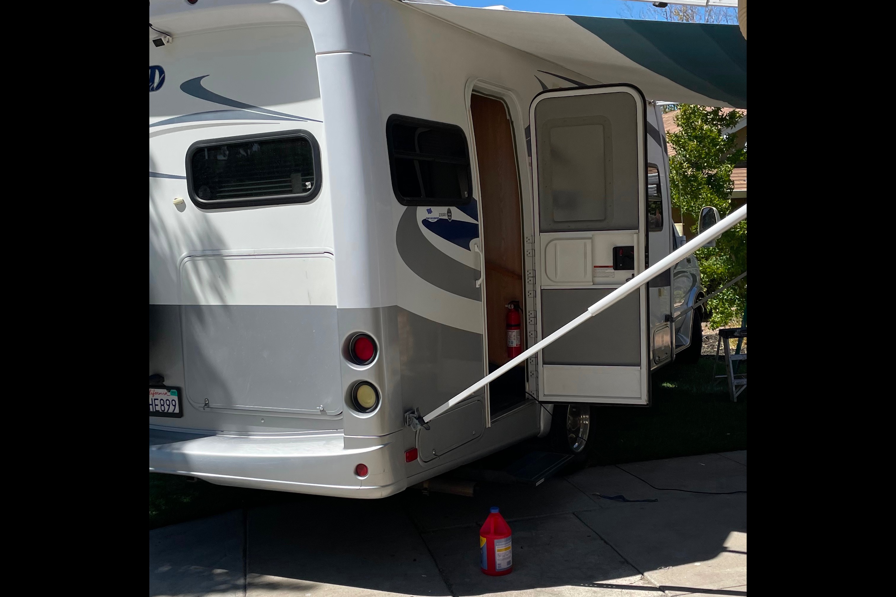 Cali Coachmen Concord Class B