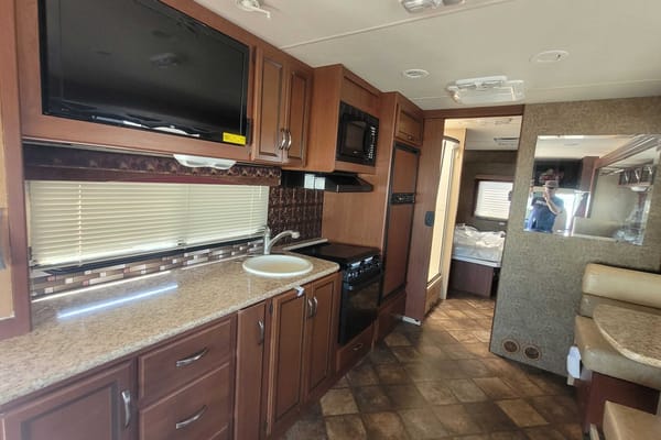 30 ft Thor Motor Coach A.C.E. Class A