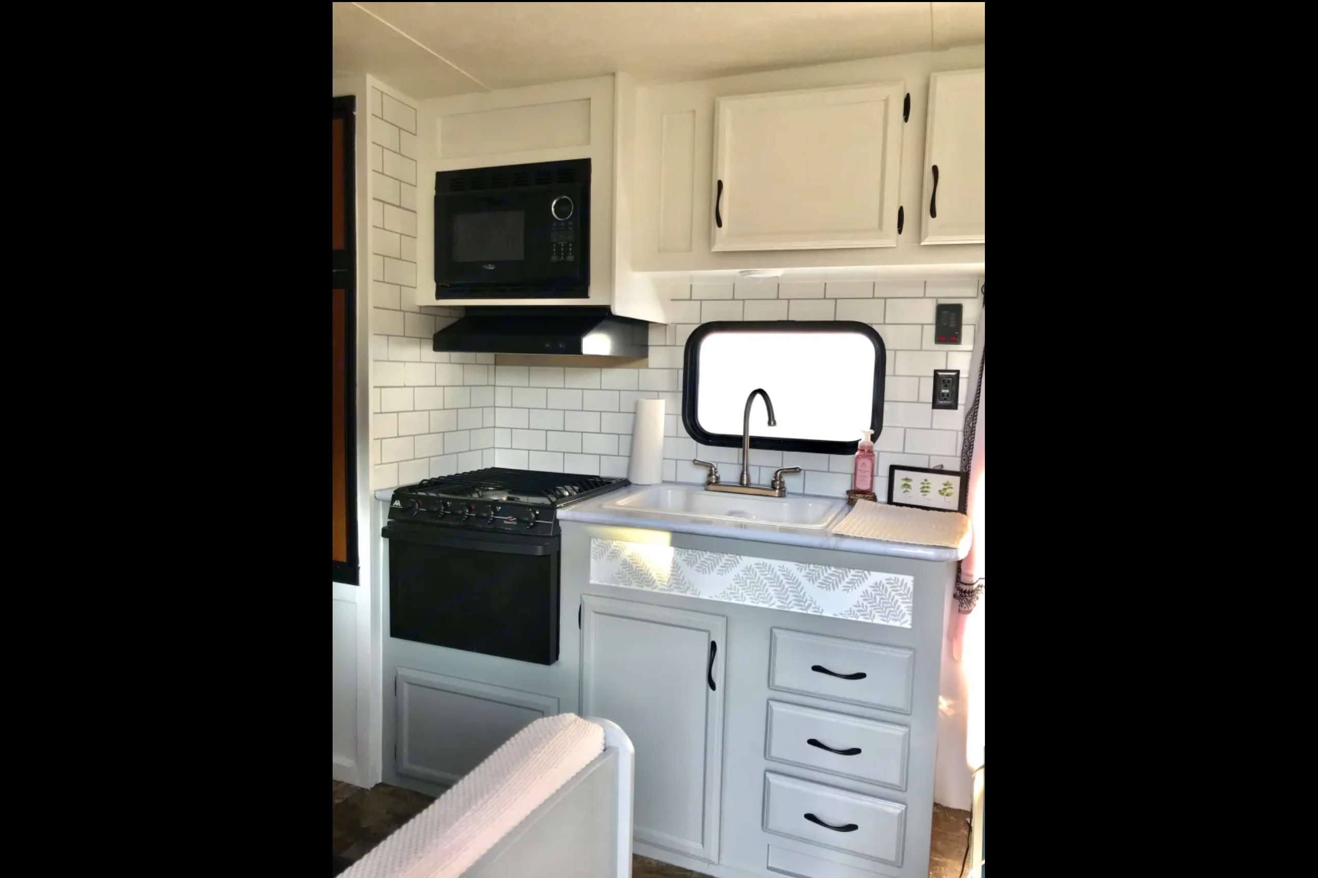 Cozy Camper for 6: Freshly renovated and fully stocked!