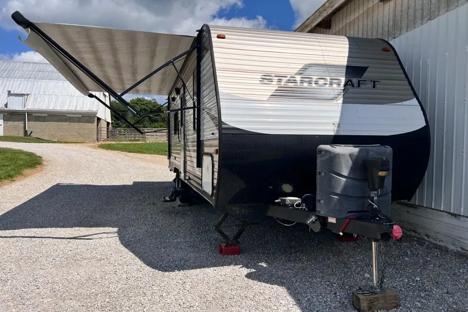 Cozy Camper for 6: Freshly renovated and fully stocked!