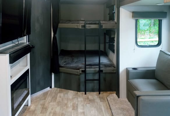 "The Roaming Retreat" 32 Foot 2022 Travel Trailer