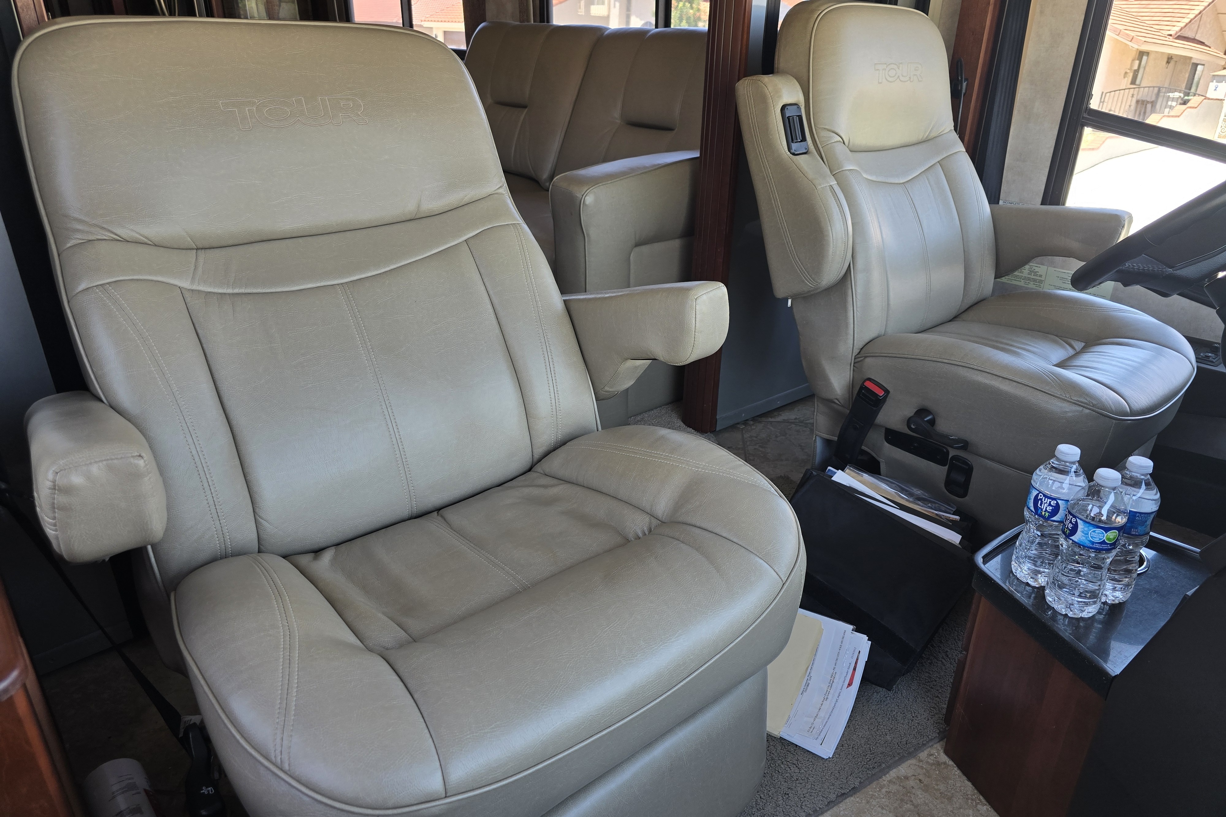 Luxury Winnebago Tour 40CD Diesel Pusher Experience