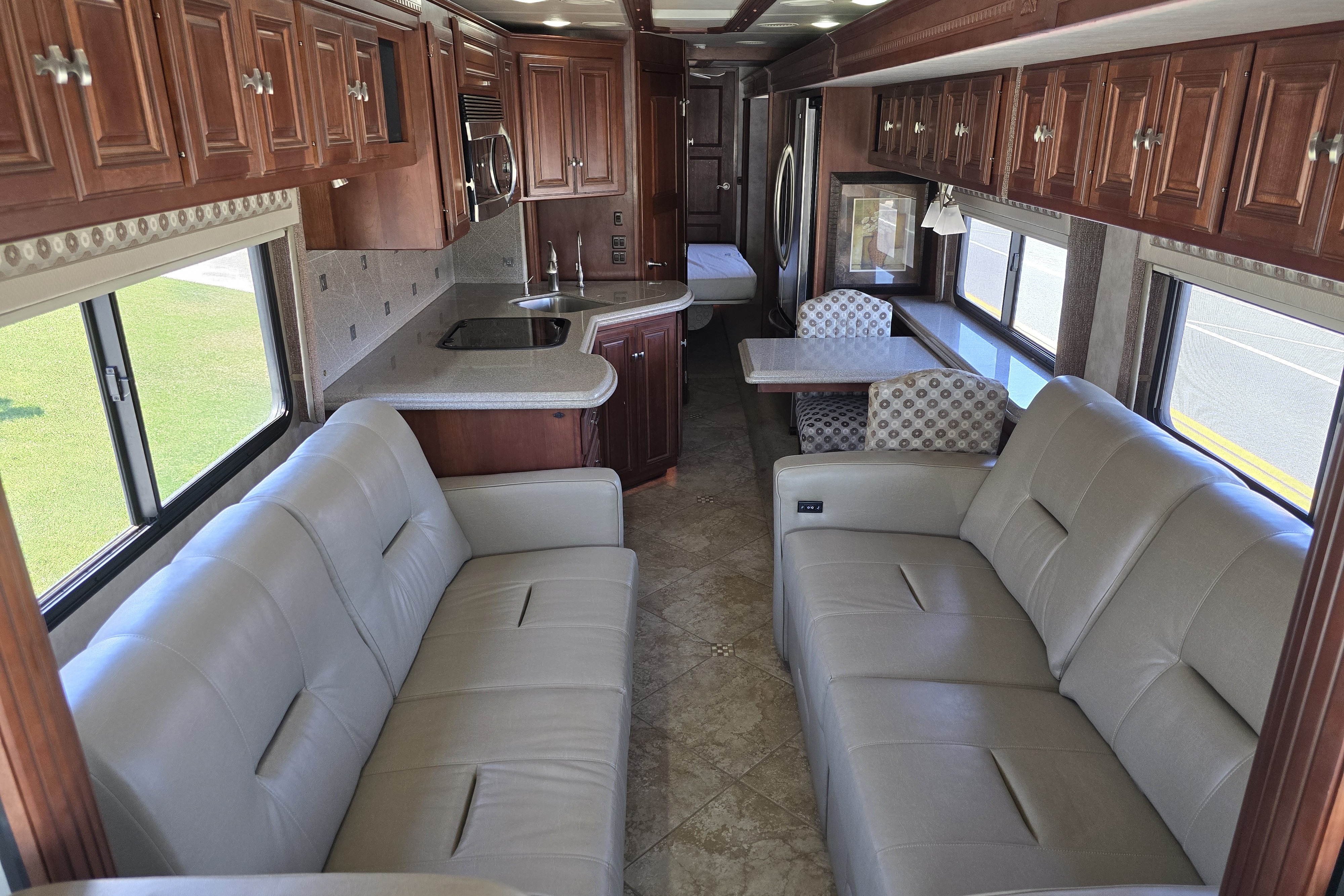 Luxury Winnebago Tour 40CD Diesel Pusher Experience