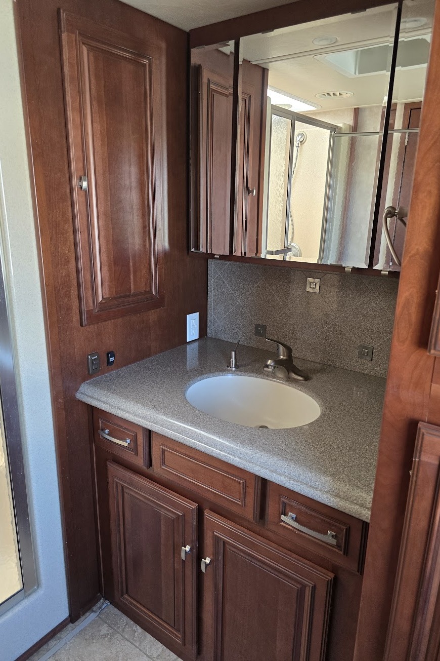 Luxury Winnebago Tour 40CD Diesel Pusher Experience