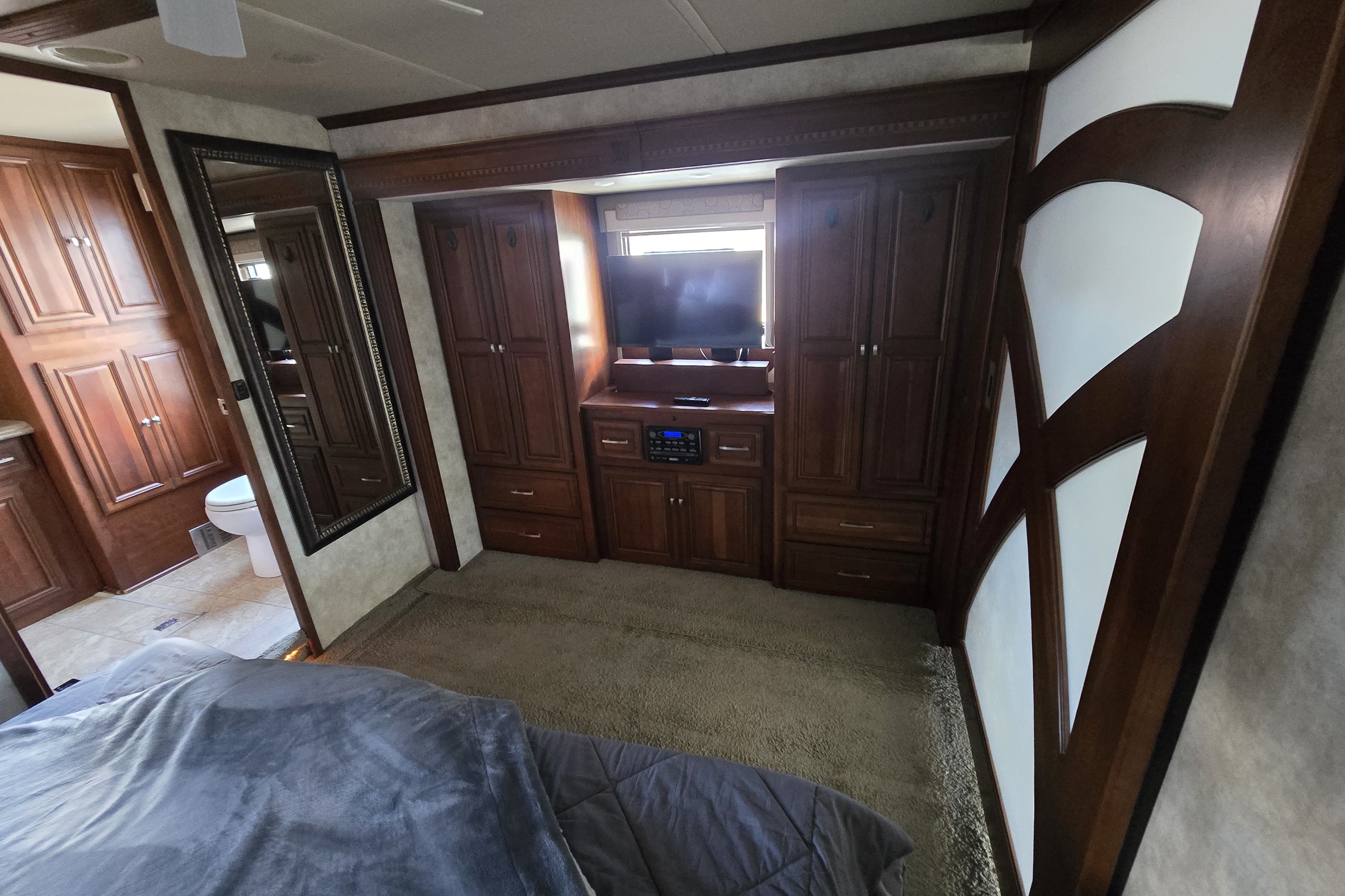 Luxury Winnebago Tour 40CD Diesel Pusher Experience