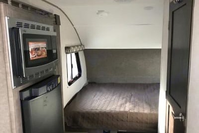 PERFECT and COMFORTABLE RPOD 190 Travel Trailer