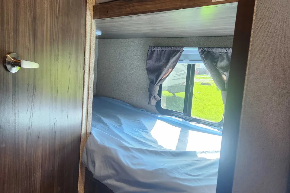 Coachmen 193BHS Travel Trailer