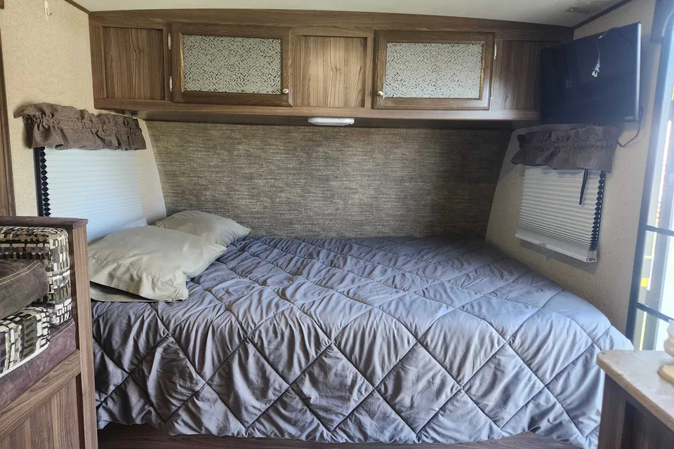 Coachmen 193BHS Travel Trailer