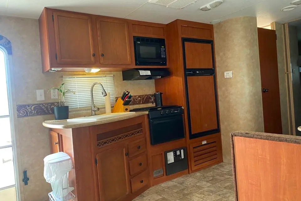 mike's Sportsman Kz321 Travel Trailer