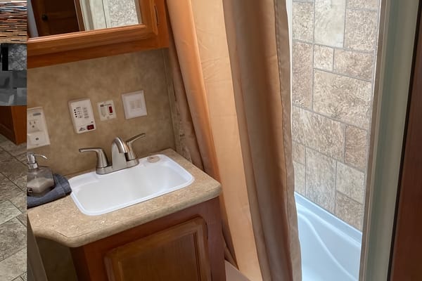 mike's Sportsman Kz321 Travel Trailer