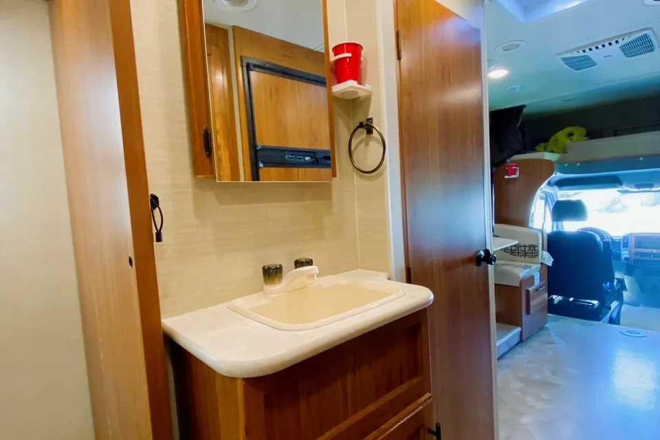 Family friendly 24 ft motorhome