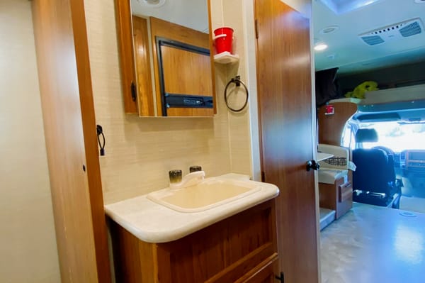 Family friendly 24 ft motorhome