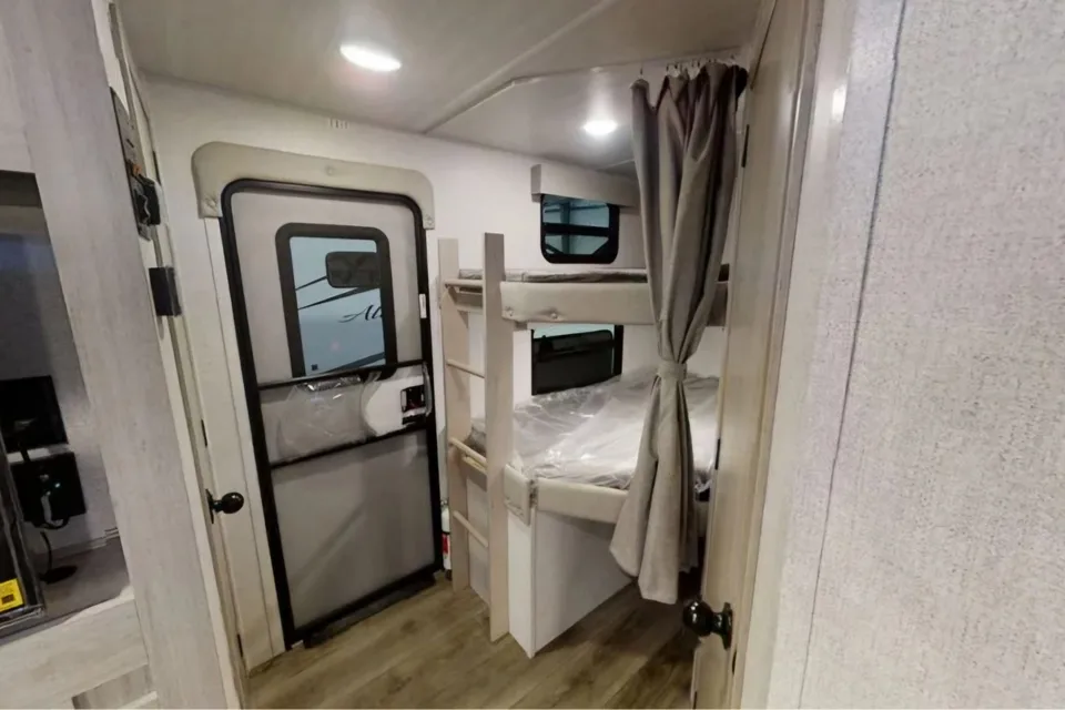 ALTA 2800KBH Series, Luxury with complimentary items!