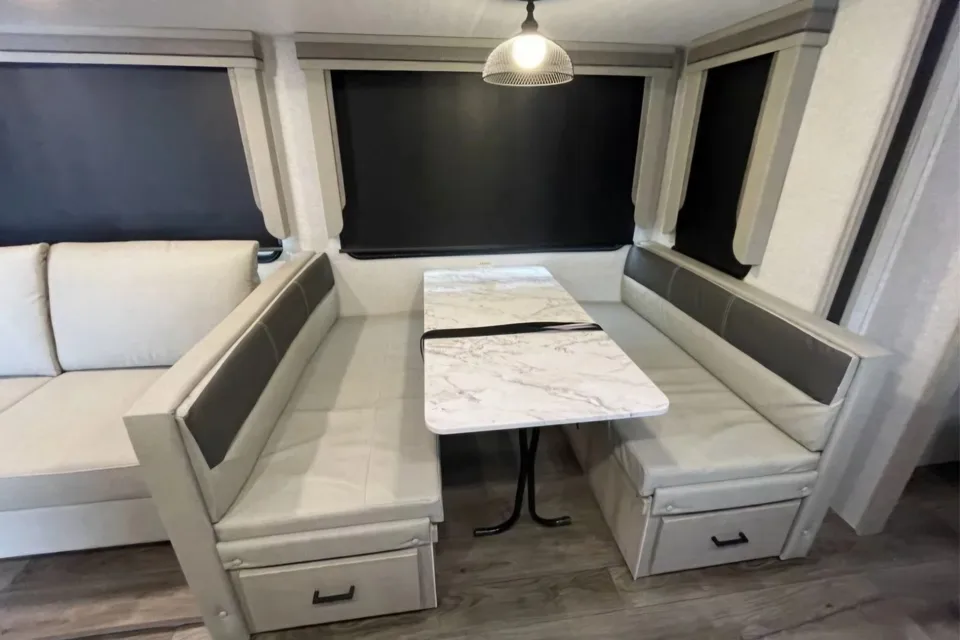 ALTA 2800KBH Series, Luxury with complimentary items!