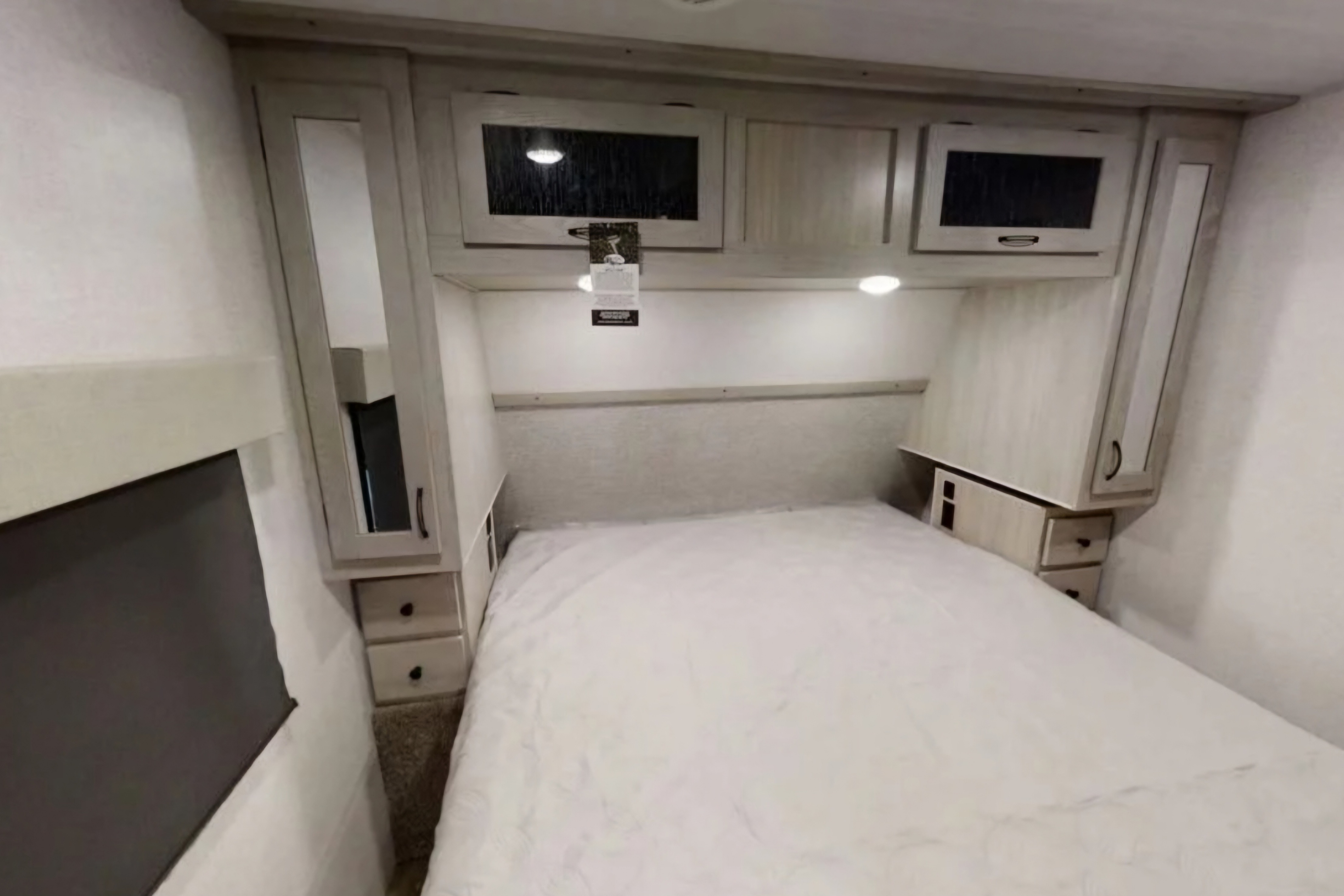 ALTA 2800KBH Series, Luxury with complimentary items!
