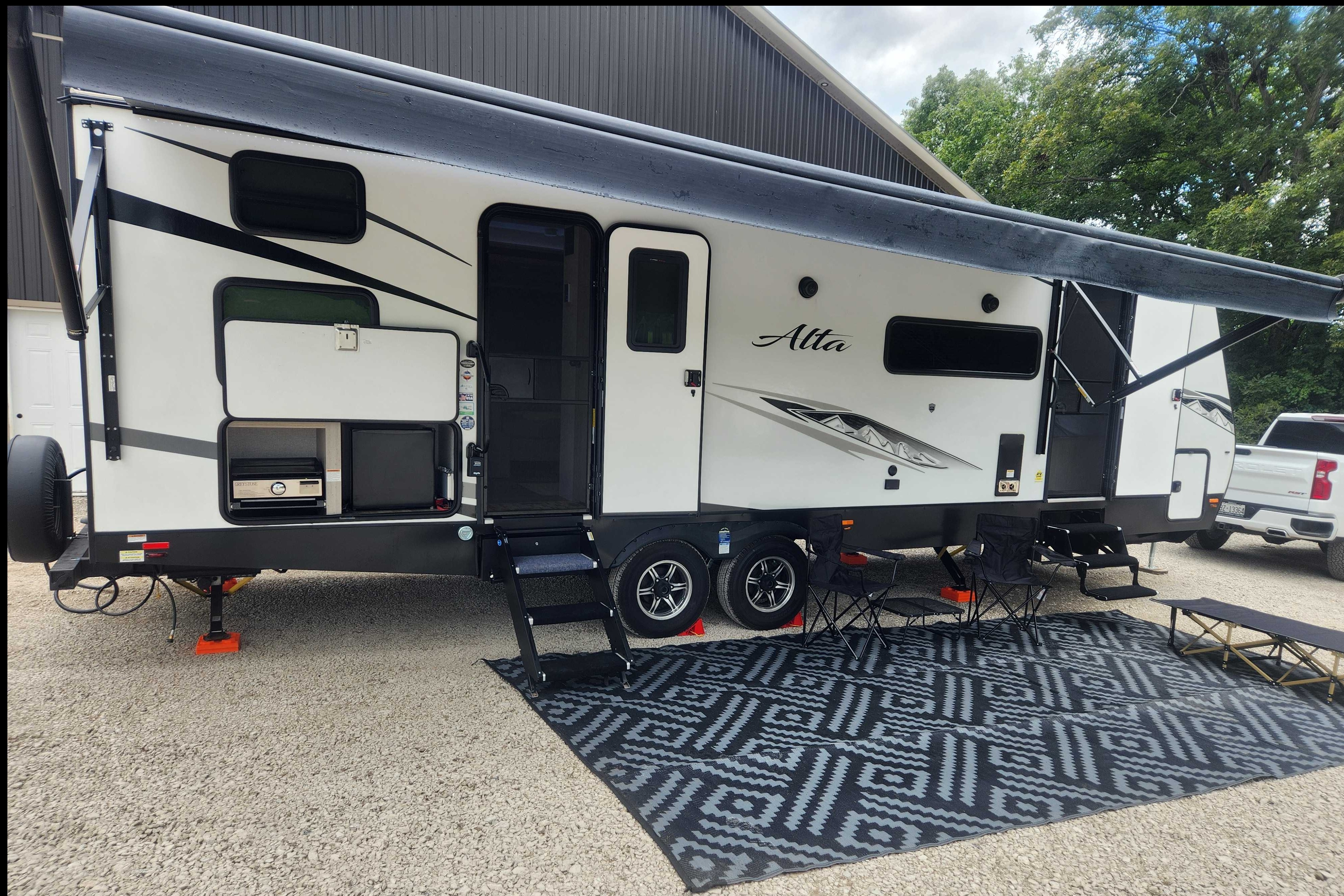 ALTA 2800KBH Series, Luxury with complimentary items!
