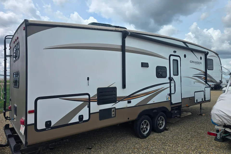 Robert's Cruiser RV 30BH Fifth Wheel