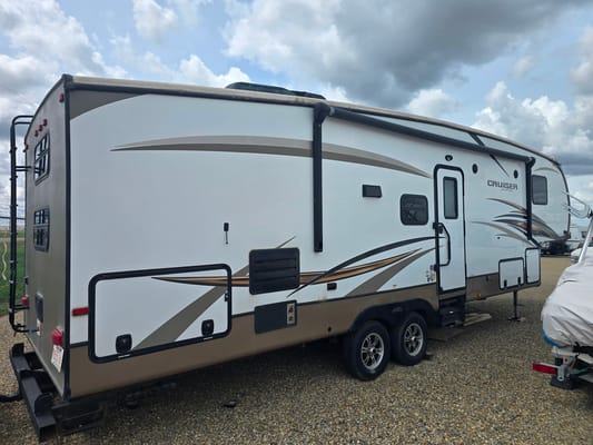 Robert's Cruiser RV 30BH Fifth Wheel