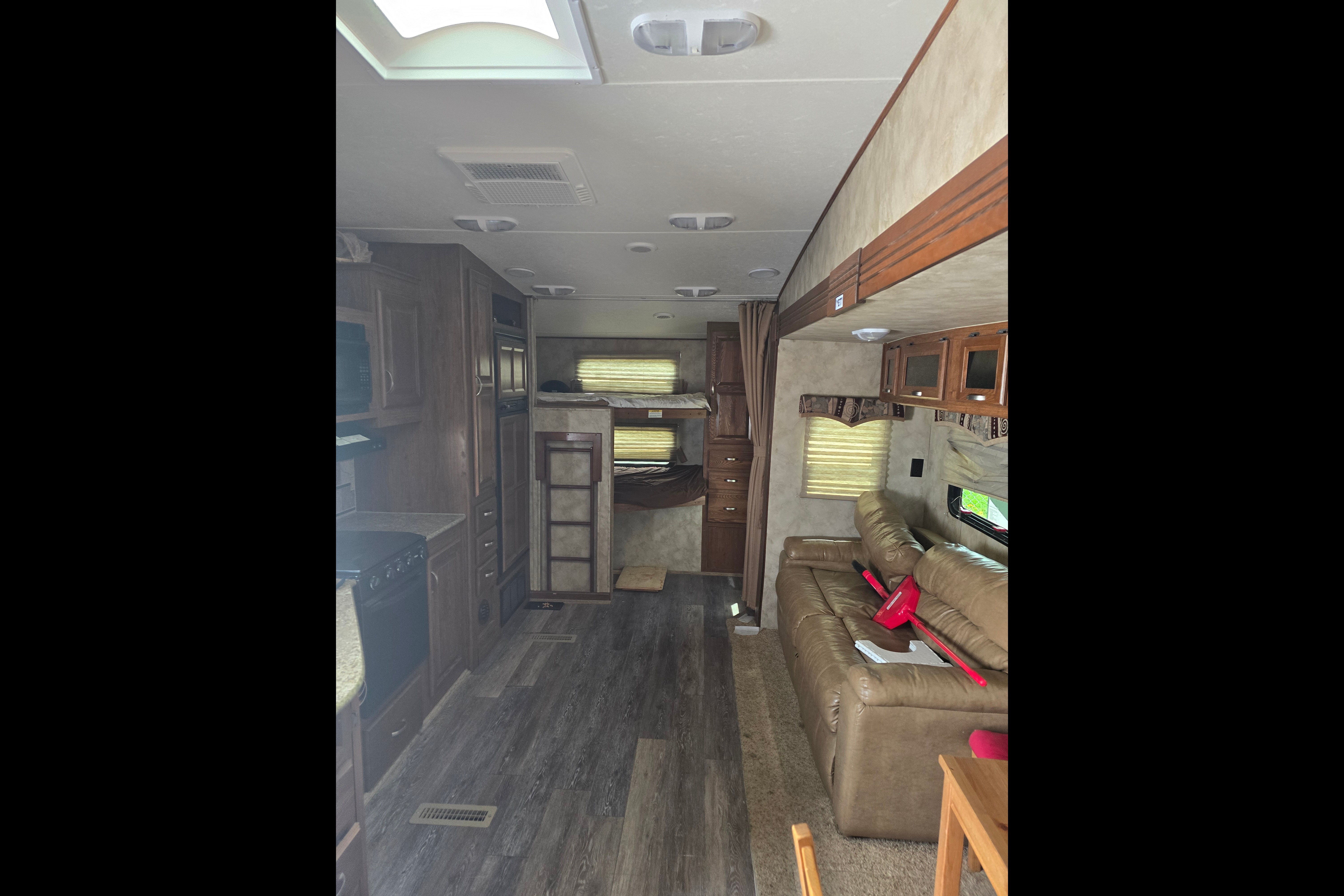 Robert's Cruiser RV 30BH Fifth Wheel