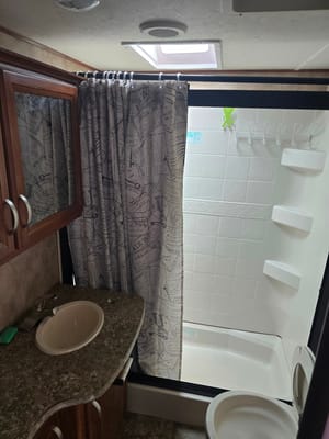 Robert's Cruiser RV 30BH Fifth Wheel
