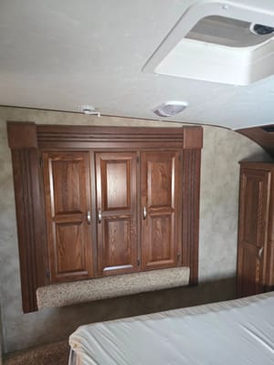 Robert's Cruiser RV 30BH Fifth Wheel