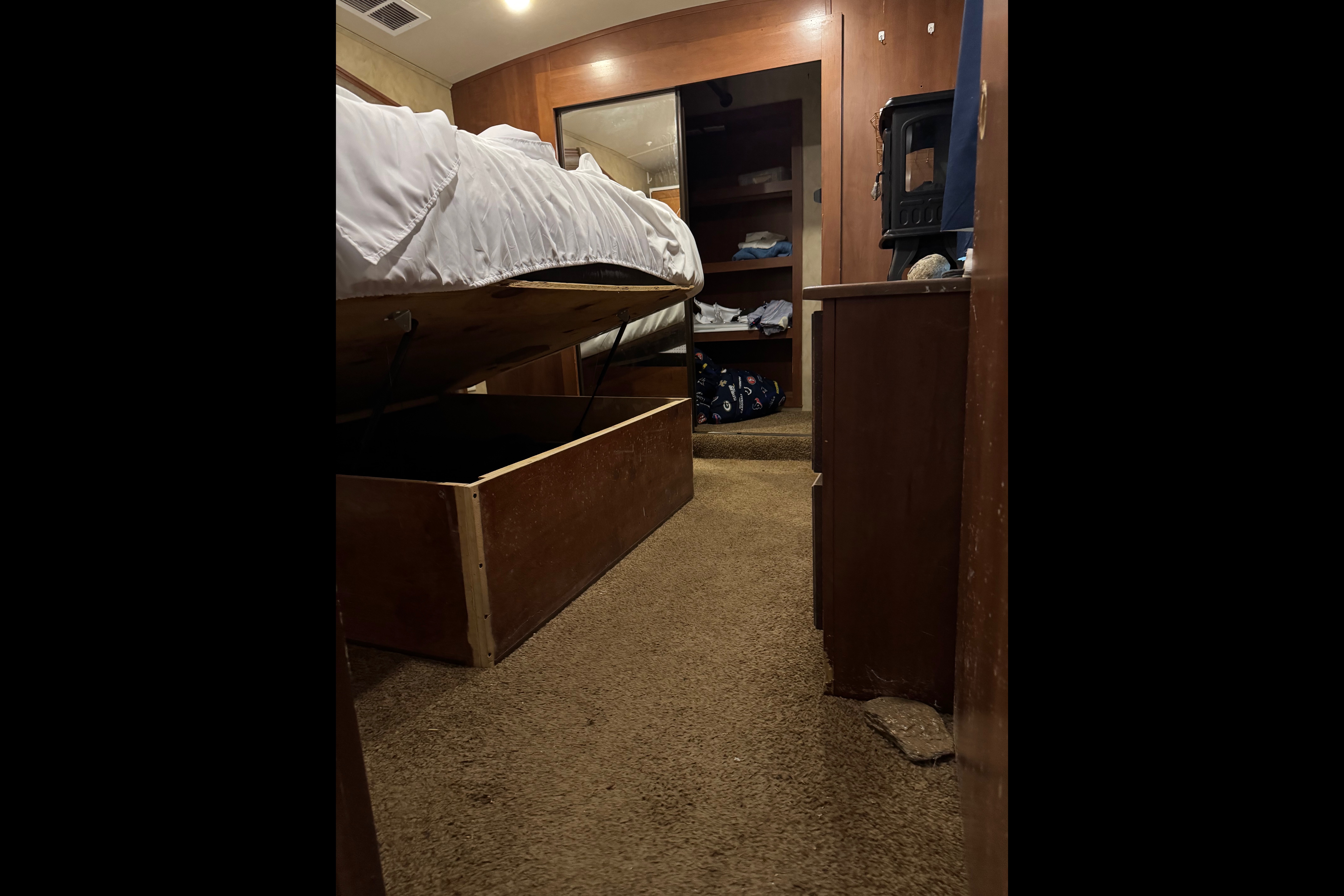 Daniel's Forest River CEDAR CREEK SILVERBACK 37BH - FIFTH WHEEL