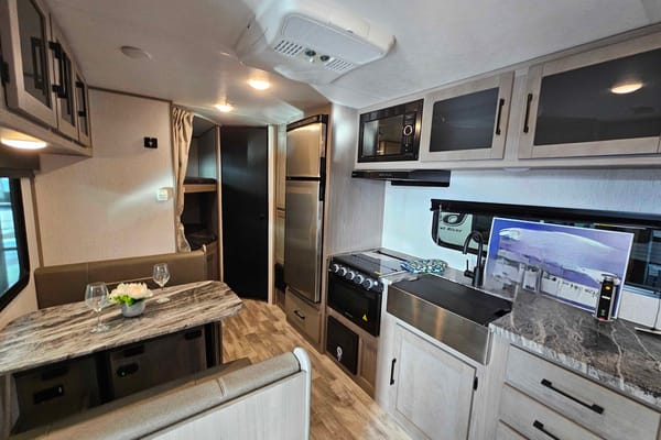 New Kodiak Ultra Lite 227bh Travel Trailer