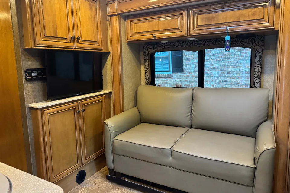 Ricardo's Thor Motor Coach Siesta Class C