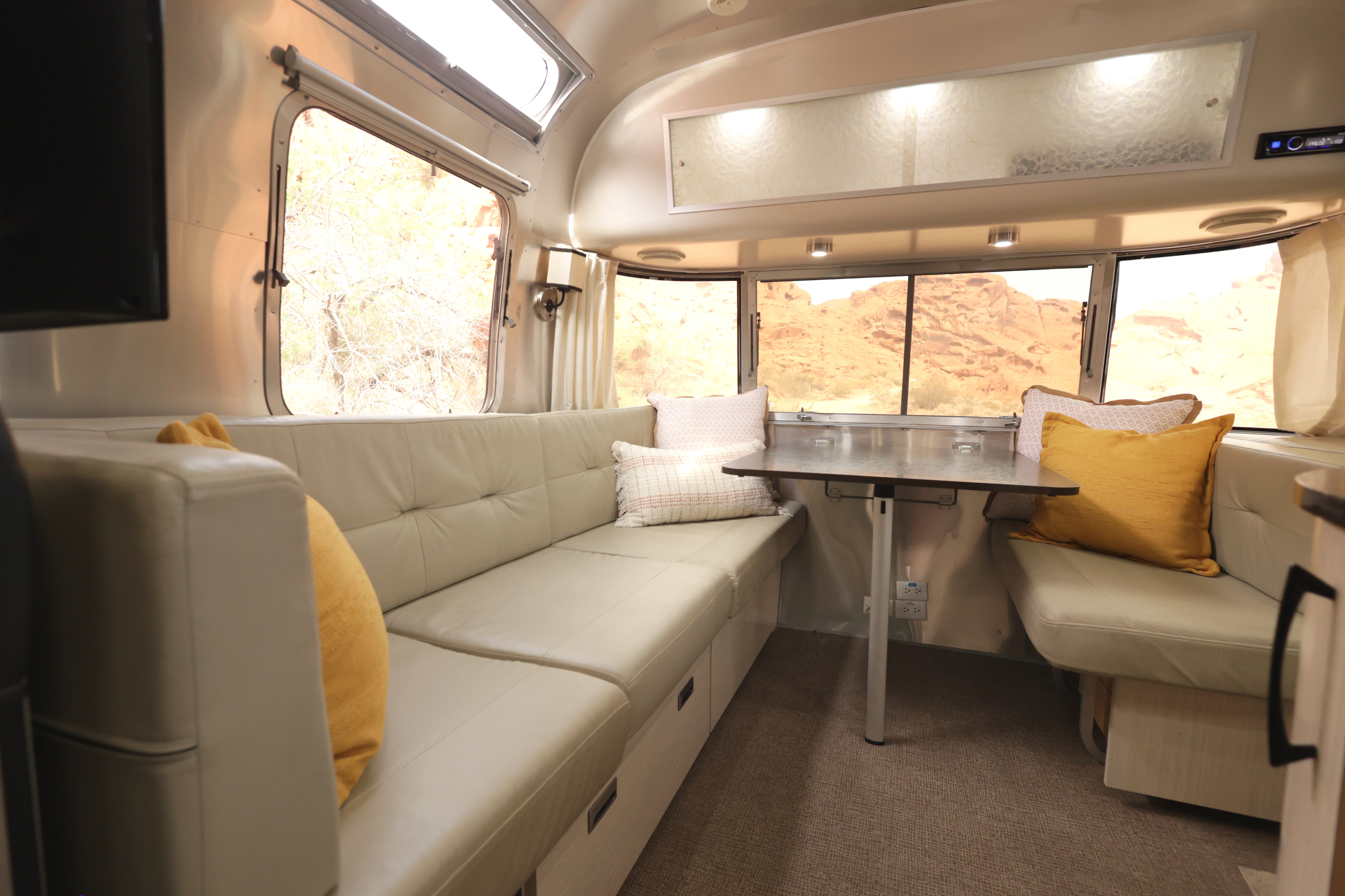 25ft Airstream - with Solar - 1/2 Ton Towable