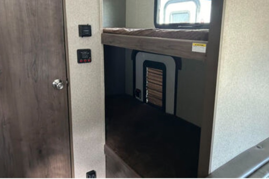 21' Keystone Passport Travel Trailer