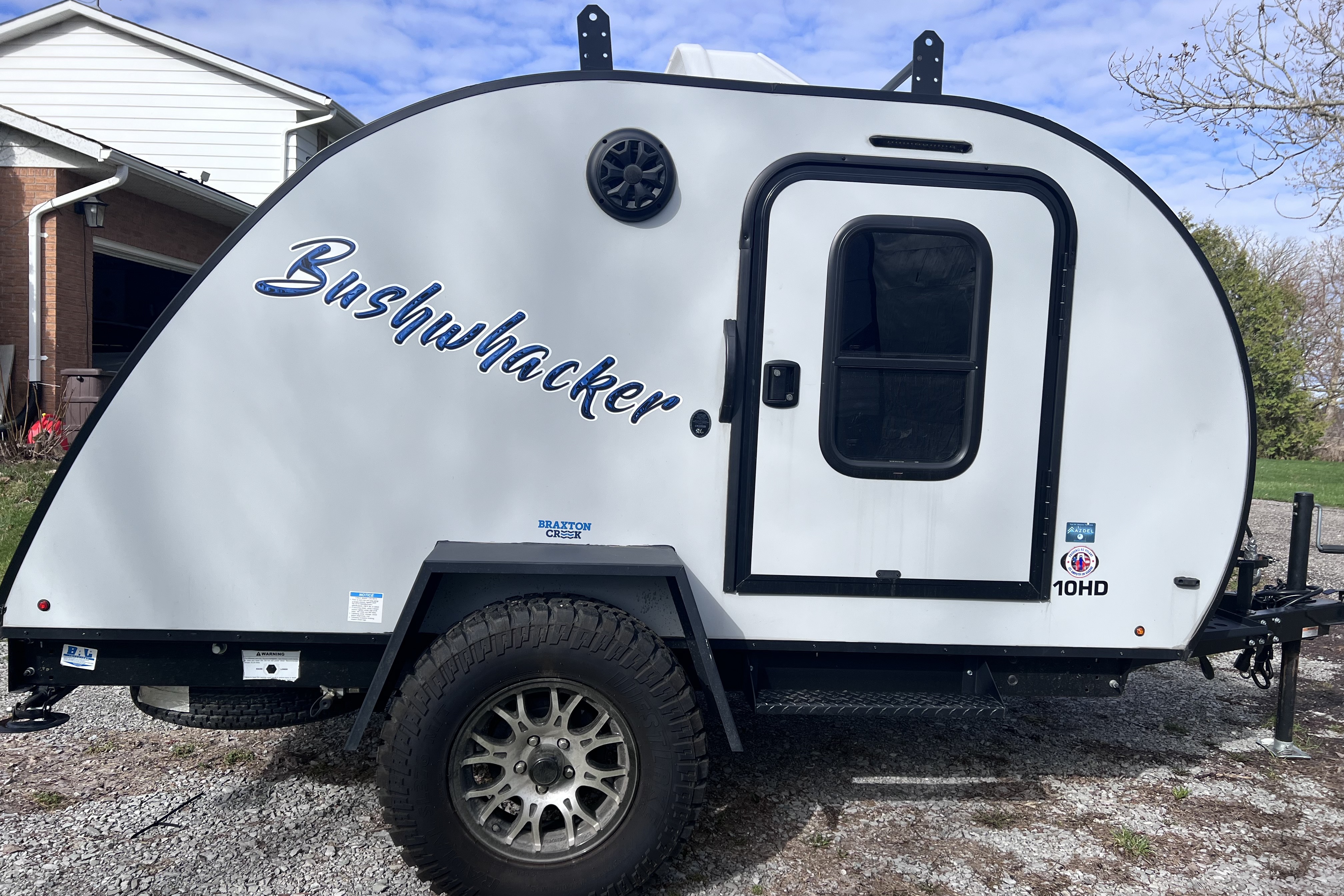 Jojo’s Braxton Creek Bushwhacker 10HD Travel Trailer