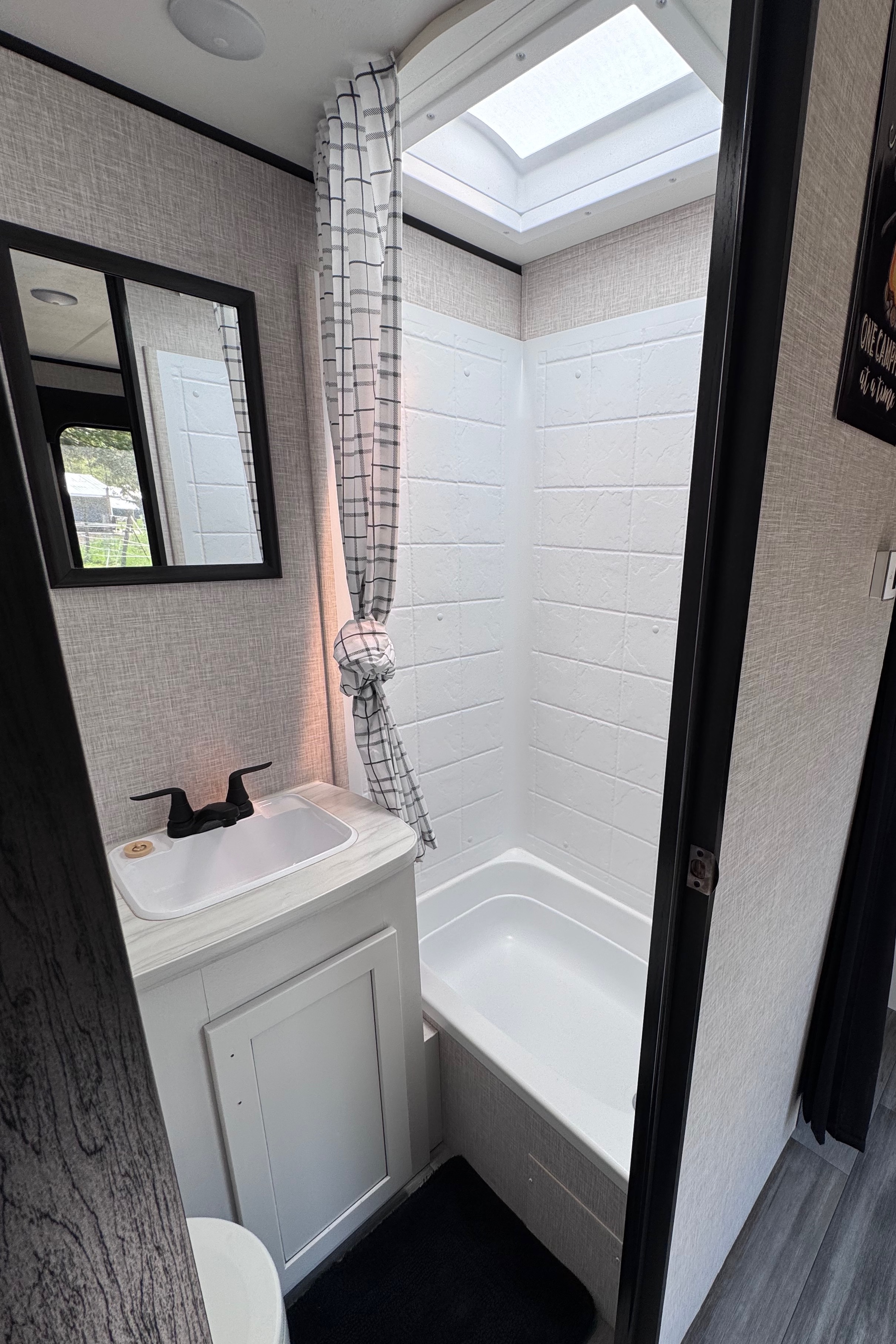 Matthew's Jayco SLX 210QB Travel Trailer