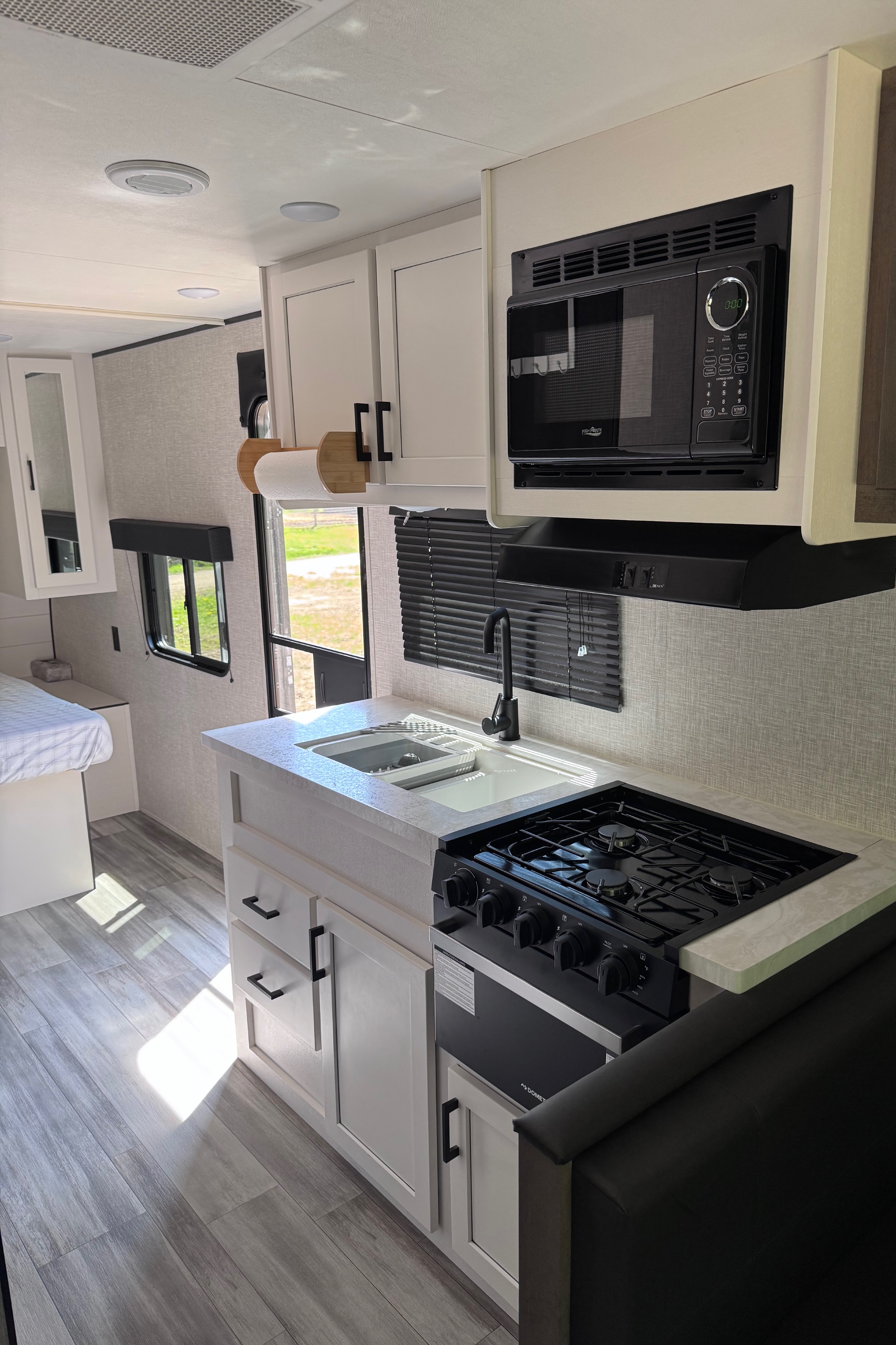 Matthew's Jayco SLX 210QB Travel Trailer