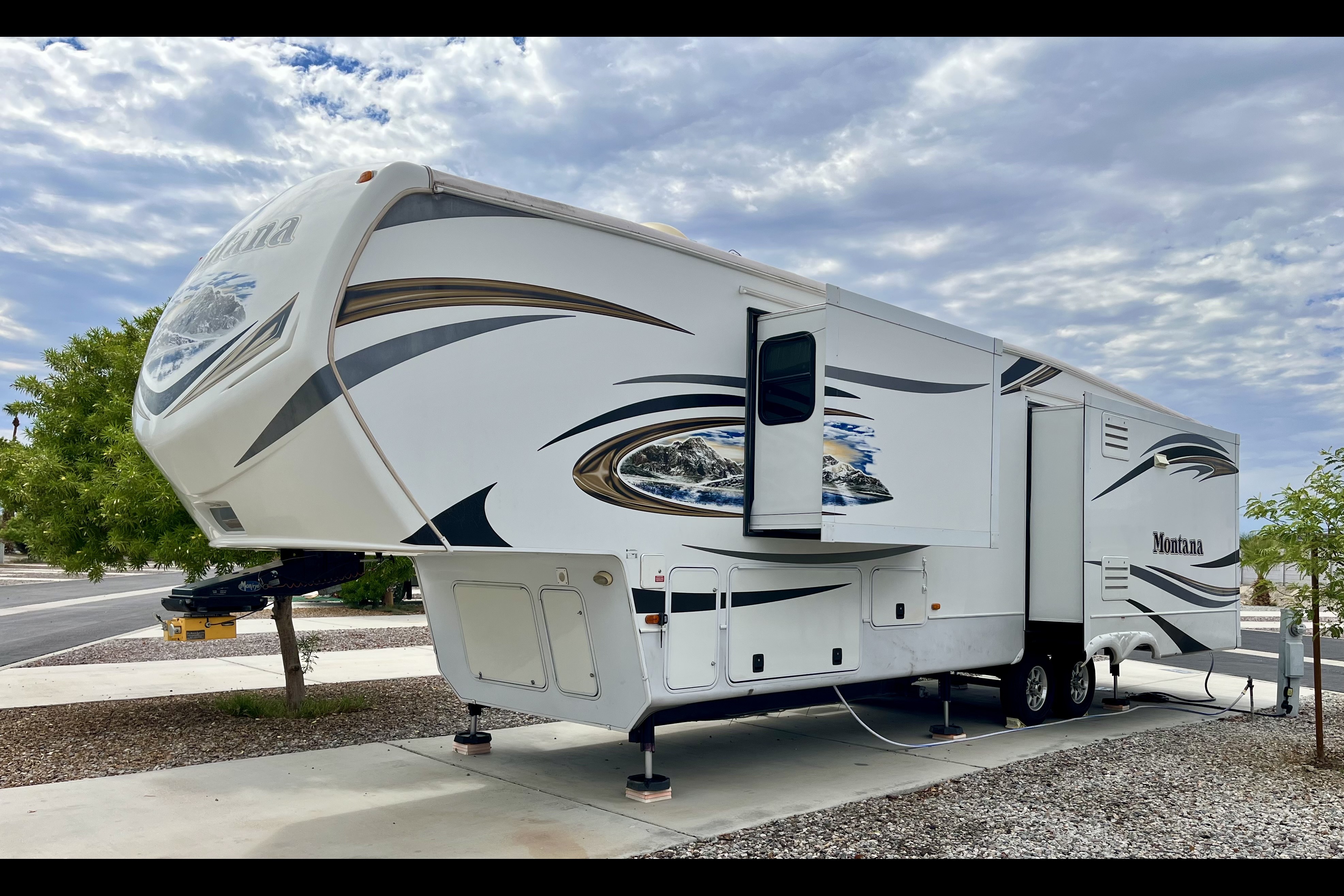 Thomas's Keystone Montana Fifth Wheel