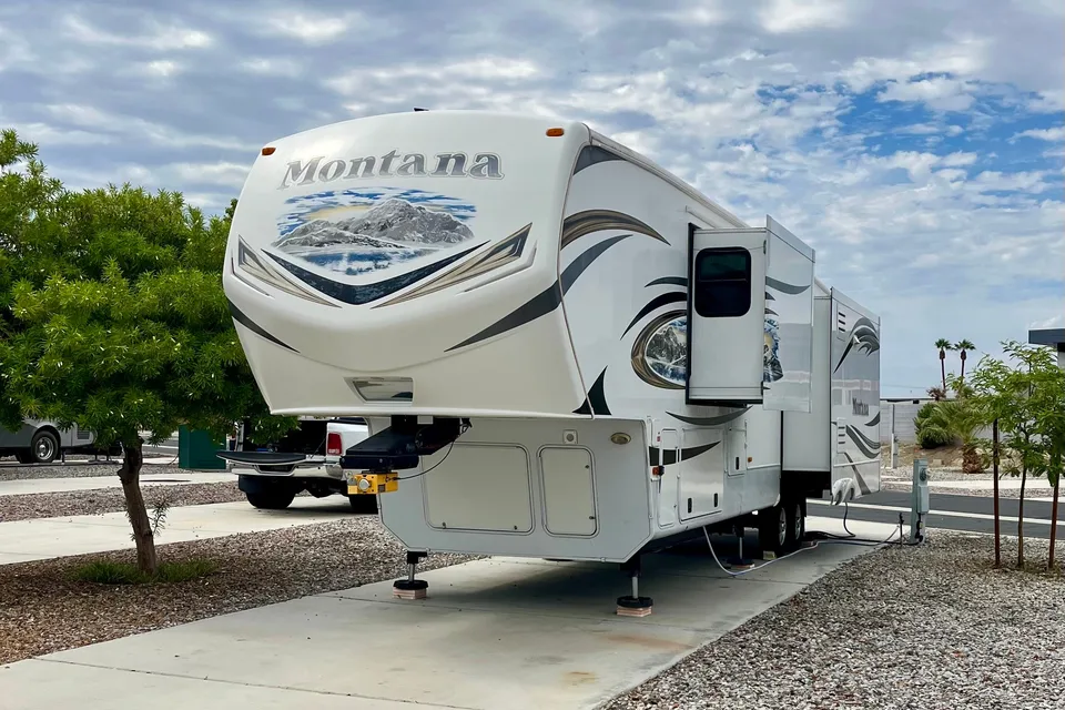 Thomas's Keystone Montana Fifth Wheel