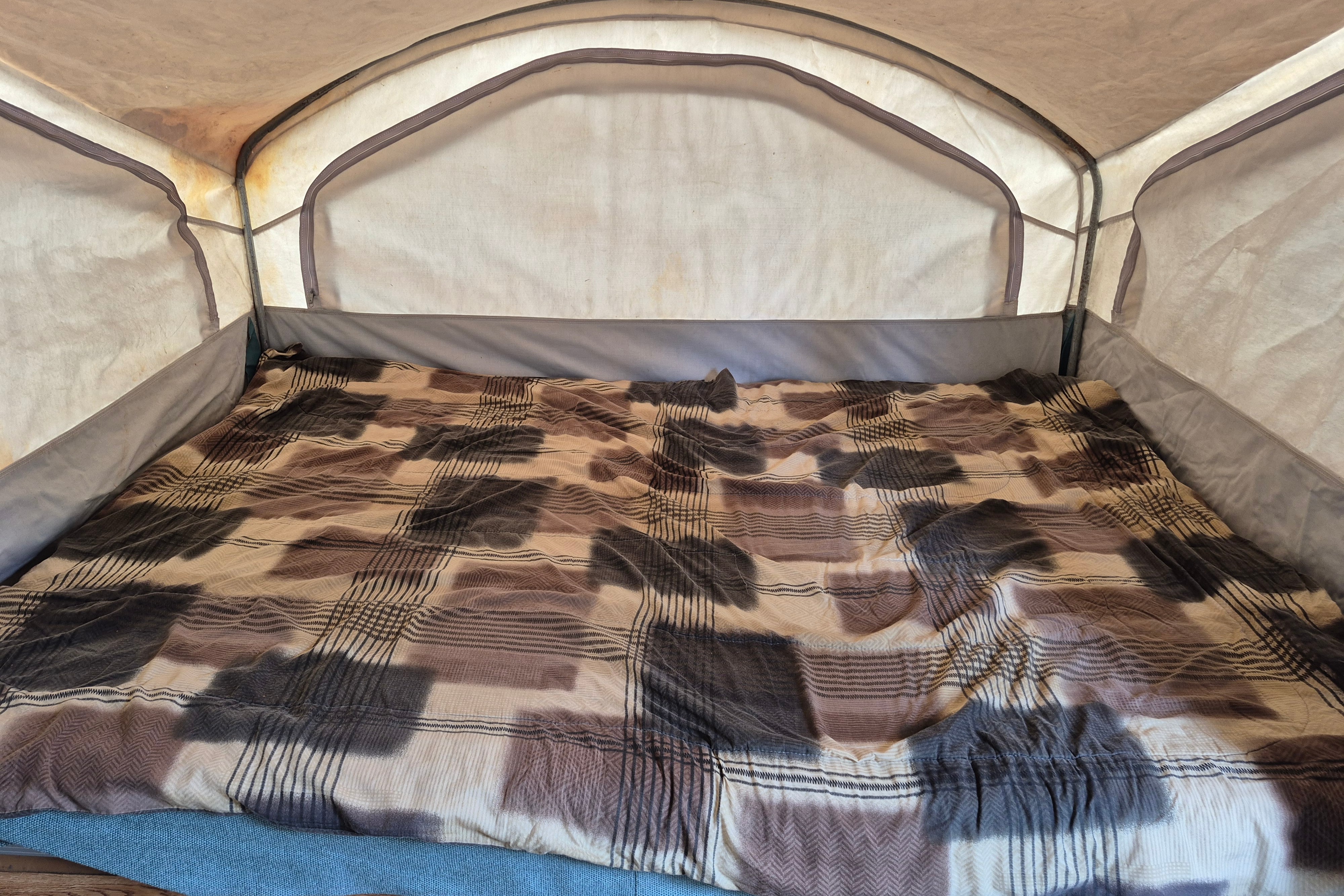 Pop-up Tent Trailer