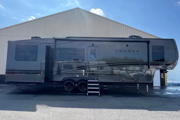 2025 Keystone Cougar Midnight Edition Fifth Wheel