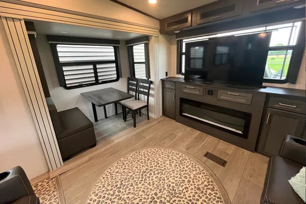 2025 Keystone Cougar Midnight Edition Fifth Wheel