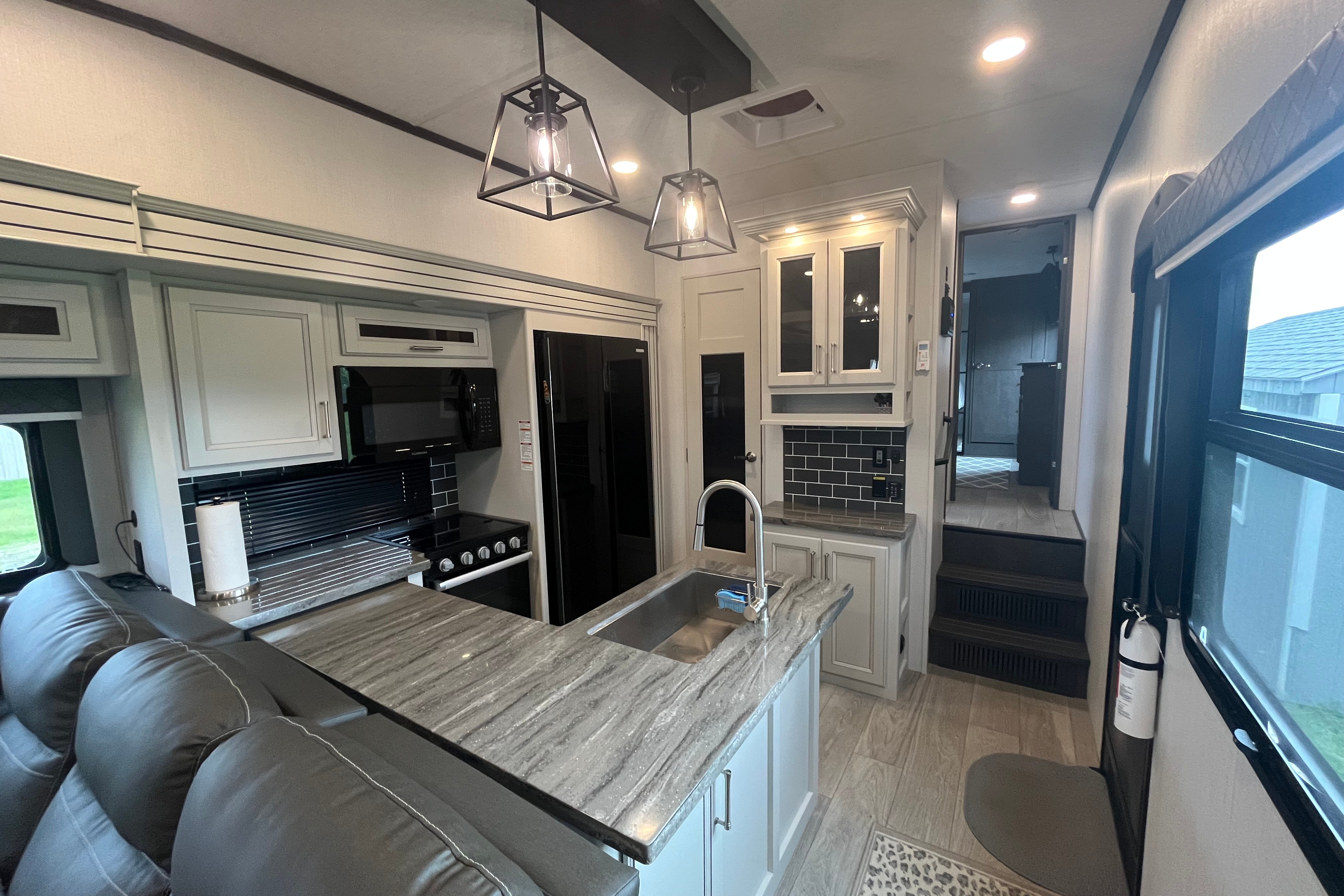 2025 Keystone Cougar Midnight Edition Fifth Wheel