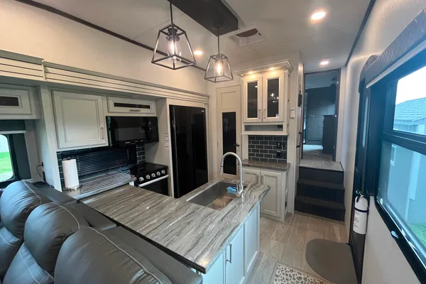 2025 Keystone Cougar Midnight Edition Fifth Wheel